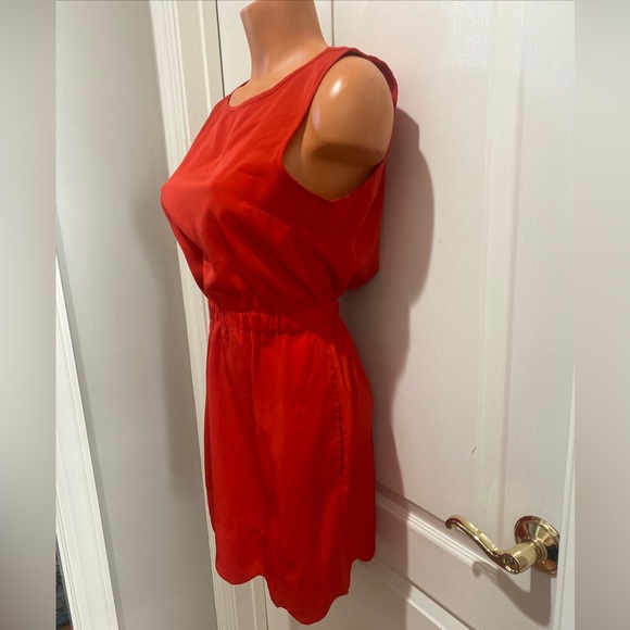BY CORPUS Red Dress S Small Sleeveless Round Neck Keyhole Back Scallop Hem $100 - Picture 2 of 11